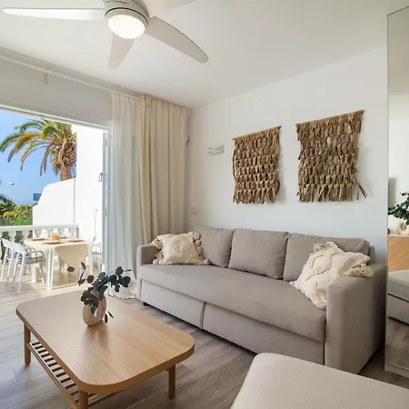 With Balcony - Sunny Holidays Tenerife Apartment *