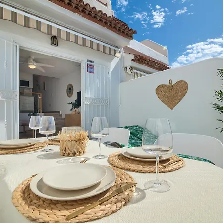 With Balcony - Sunny Holidays Tenerife Apartment