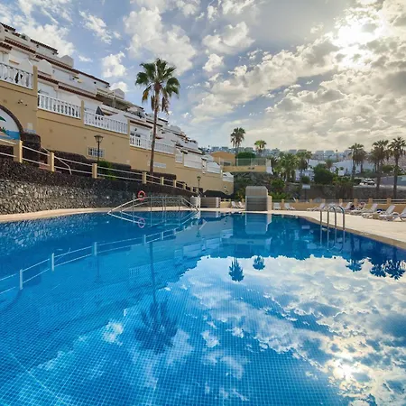 With Balcony - Sunny Holidays Tenerife Apartment